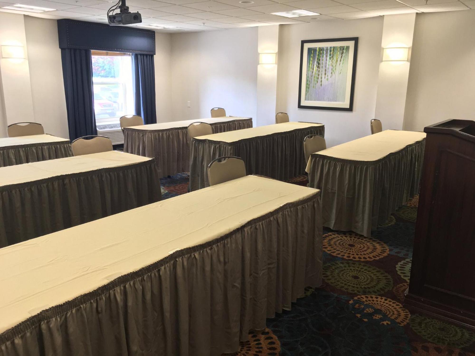 Holiday Inn Express Danbury I-84, An Ihg Hotel Екстер'єр фото